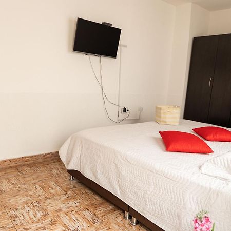Komodo Alojamiento- Hostal Autoservicio, Ubicado Cerca Al Centro Historico - Bano Privado, Wifi , Cama 2X2 Y Agua Caliente Y Cocina Compartida Popayan Luaran gambar