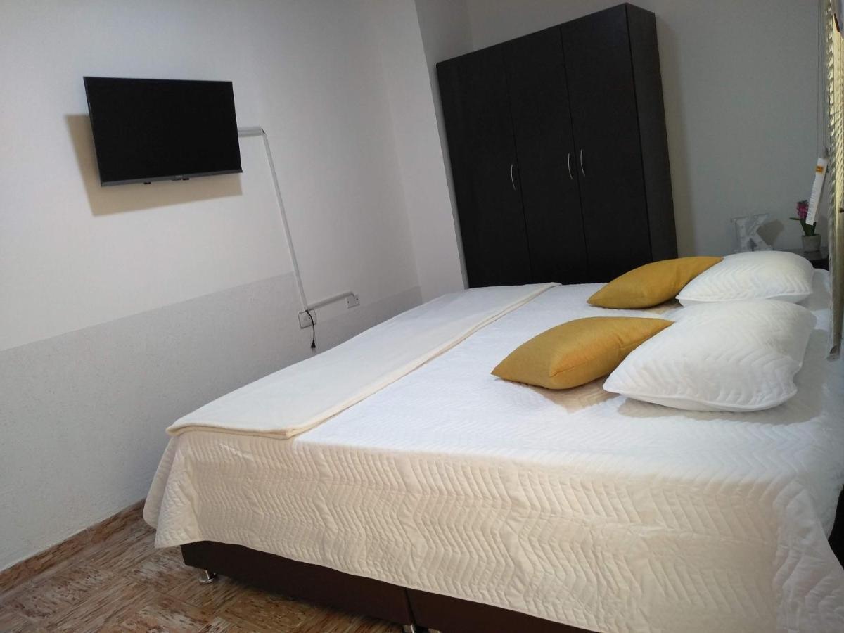 Komodo Alojamiento- Hostal Autoservicio, Ubicado Cerca Al Centro Historico - Bano Privado, Wifi , Cama 2X2 Y Agua Caliente Y Cocina Compartida Popayan Luaran gambar