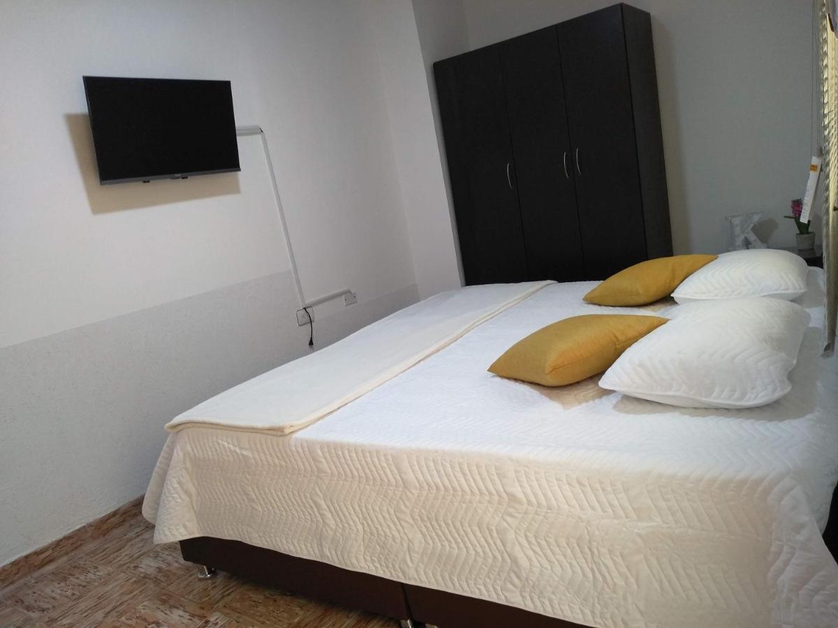 Komodo Alojamiento- Hostal Autoservicio - Ubicado Muy Cerca Al Centro Historico -Habitaciones Con Bano Privado, Wifi , Cama 2X2 Popayan Luaran gambar