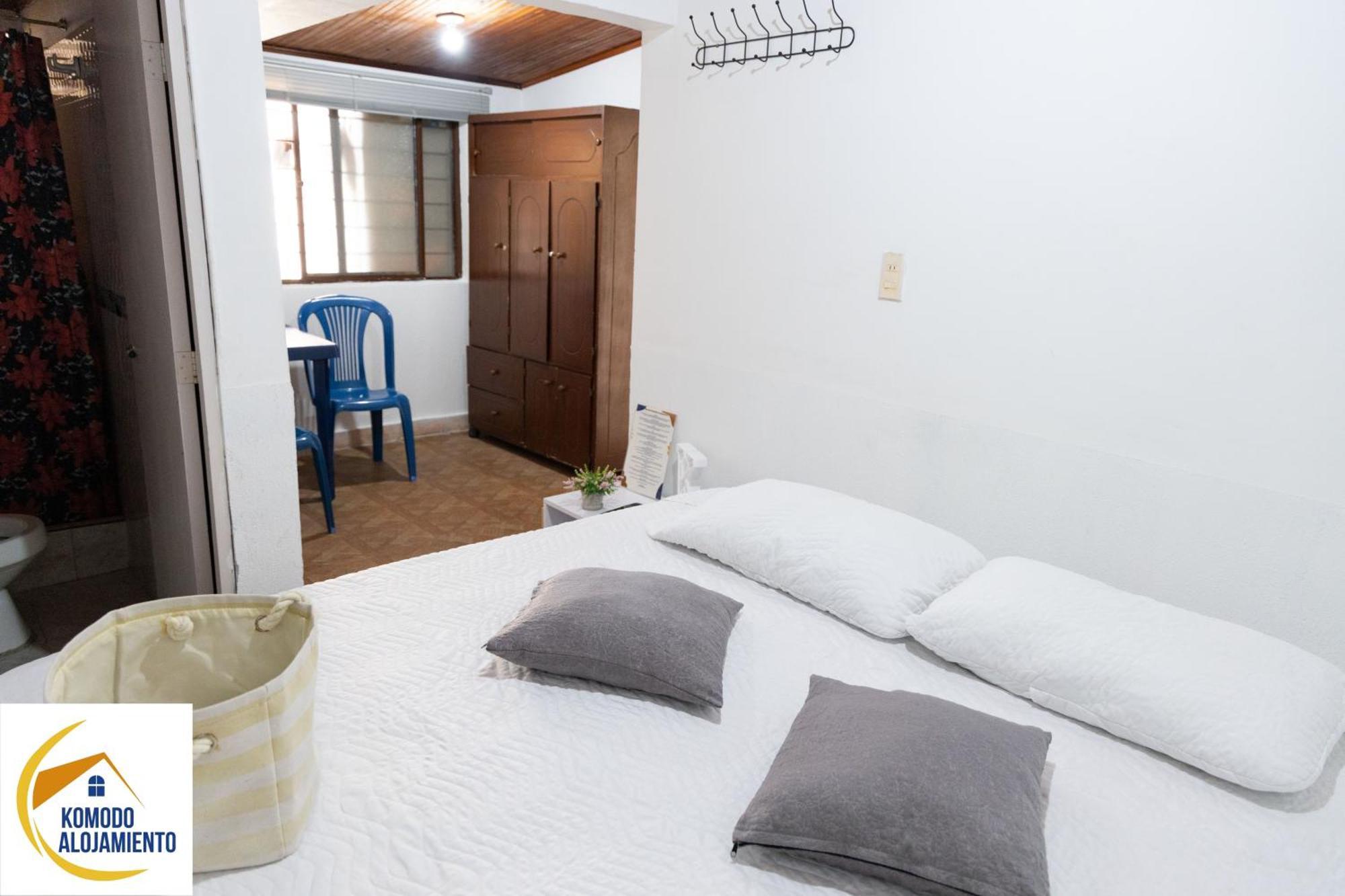 Komodo Alojamiento- Hostal Autoservicio - Ubicado Muy Cerca Al Centro Historico -Habitaciones Con Bano Privado, Wifi , Cama 2X2 Popayan Luaran gambar