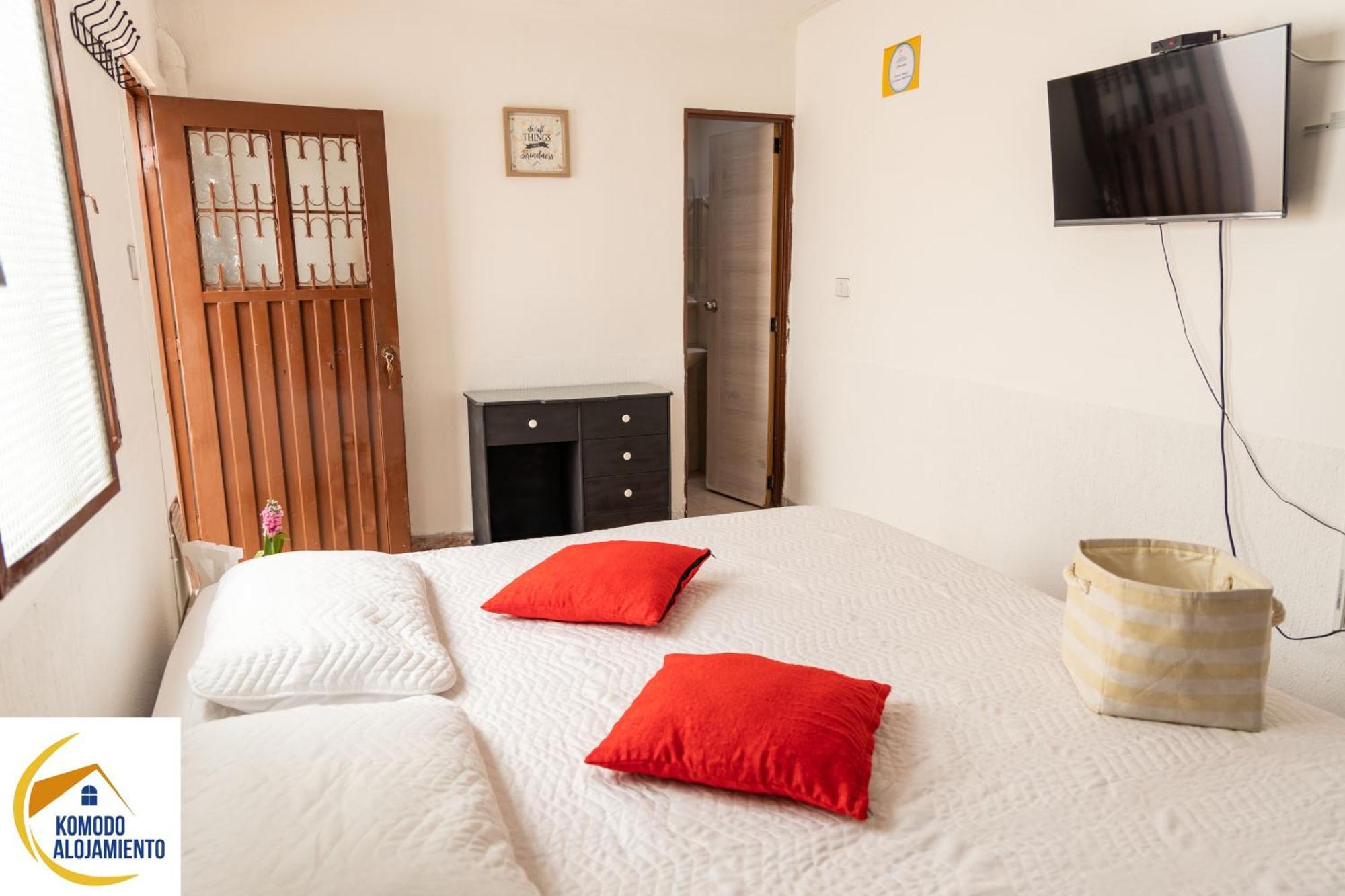 Komodo Alojamiento- Hostal Autoservicio, Ubicado Cerca Al Centro Historico - Bano Privado, Wifi , Cama 2X2 Y Agua Caliente Y Cocina Compartida Popayan Luaran gambar