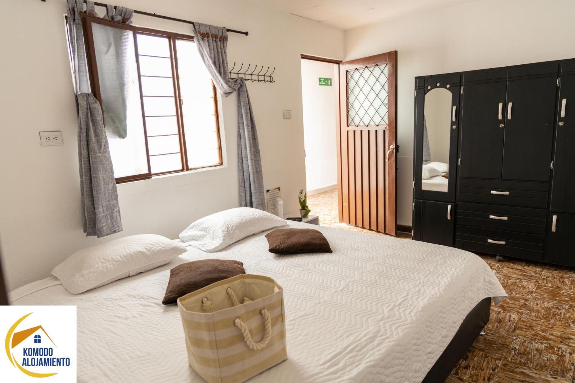 Komodo Alojamiento- Hostal Autoservicio - Ubicado Muy Cerca Al Centro Historico -Habitaciones Con Bano Privado, Wifi , Cama 2X2 Popayan Luaran gambar