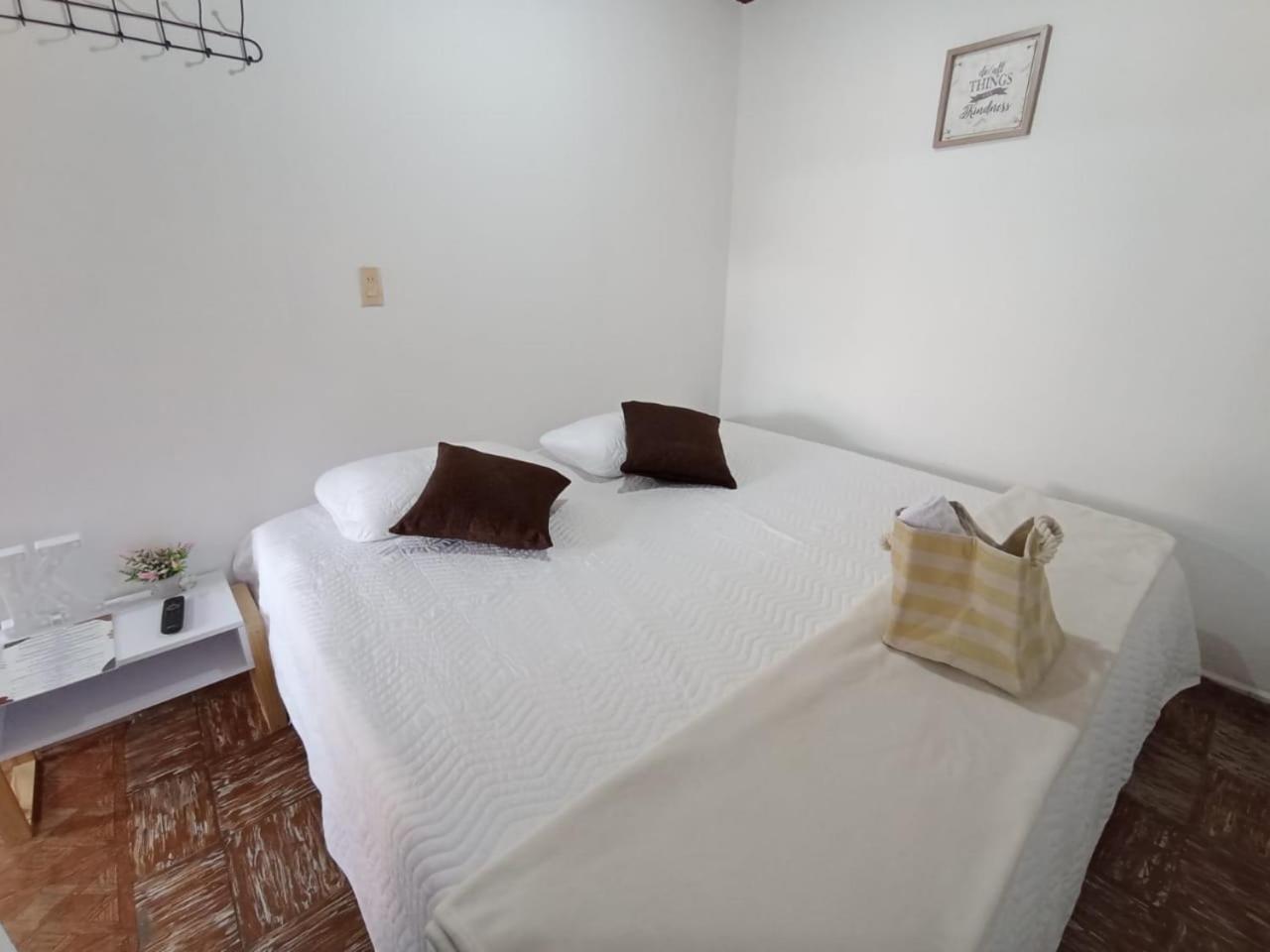 Komodo Alojamiento- Hostal Autoservicio - Ubicado Muy Cerca Al Centro Historico -Habitaciones Con Bano Privado, Wifi , Cama 2X2 Popayan Luaran gambar